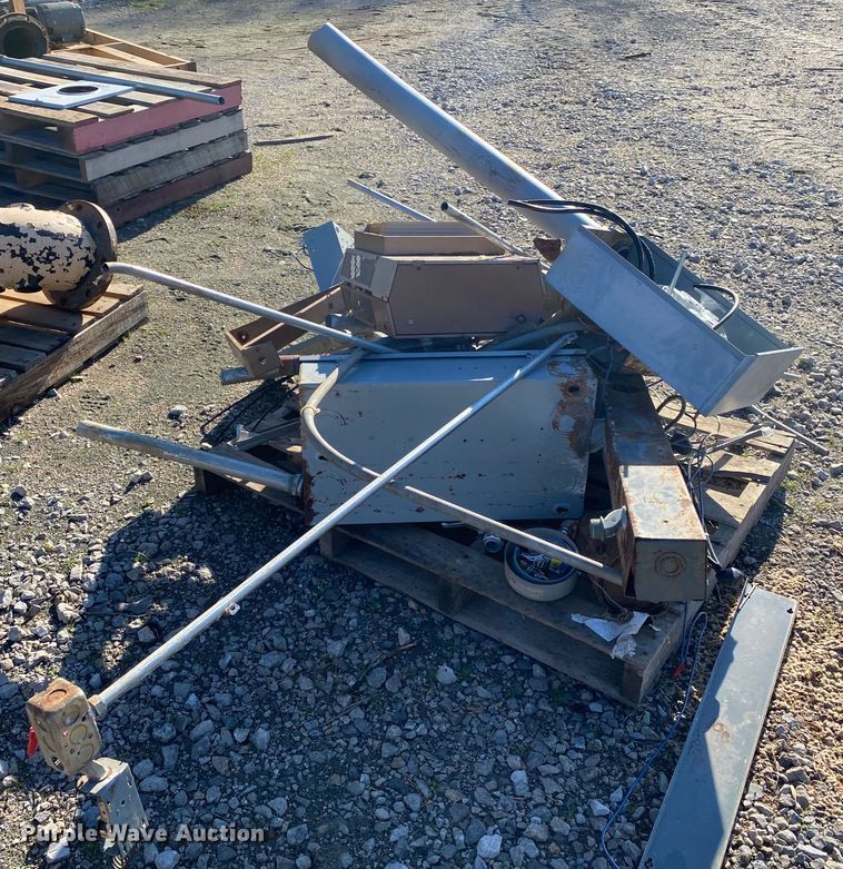 image for item DL6811 Water pump