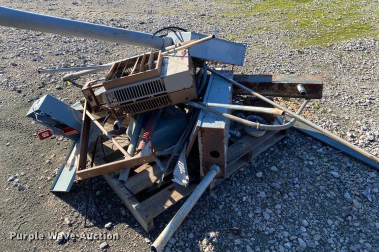 image for item DL6811 Water pump