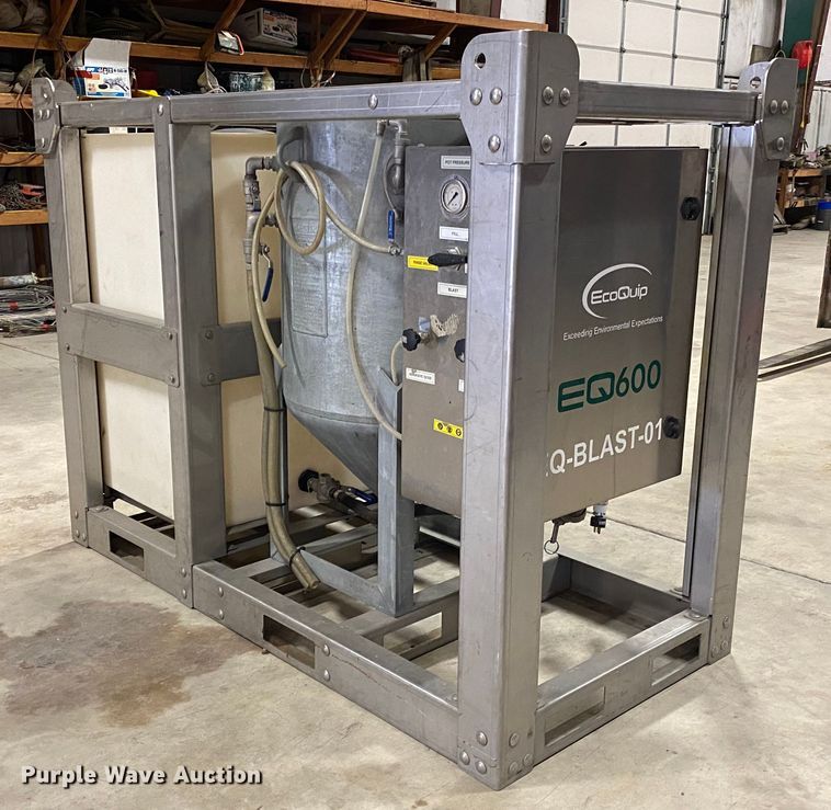 image for item DL6812 Graco EcoQuip EQ600  abrasive blaster