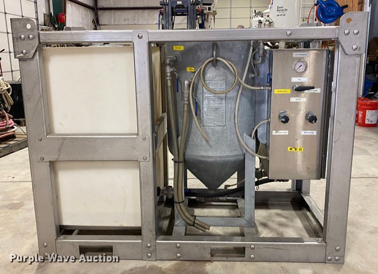 image for item DL6812 Graco EcoQuip EQ600  abrasive blaster