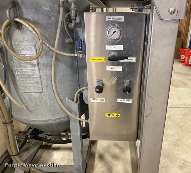 image for item DL6812 Graco EcoQuip EQ600  abrasive blaster