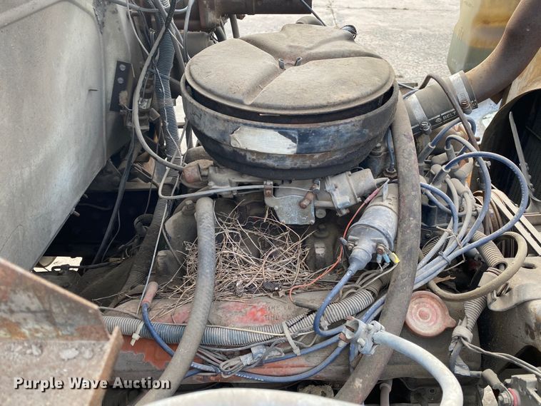 image for item DL6829 1983 International 1724  shingle conveyor truck