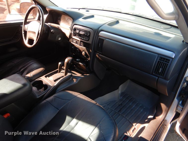 image for item DL6835 2002 Jeep Grand Cherokee  SUV