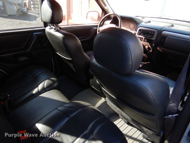 image for item DL6835 2002 Jeep Grand Cherokee  SUV