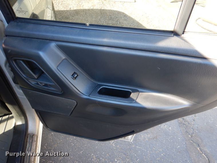 image for item DL6835 2002 Jeep Grand Cherokee  SUV