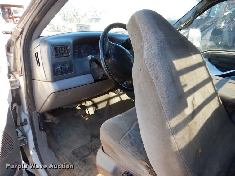 image for item DL6839 2000 Ford F550 Super Duty  flatbed truck