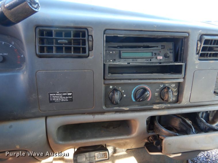 image for item DL6839 2000 Ford F550 Super Duty  flatbed truck