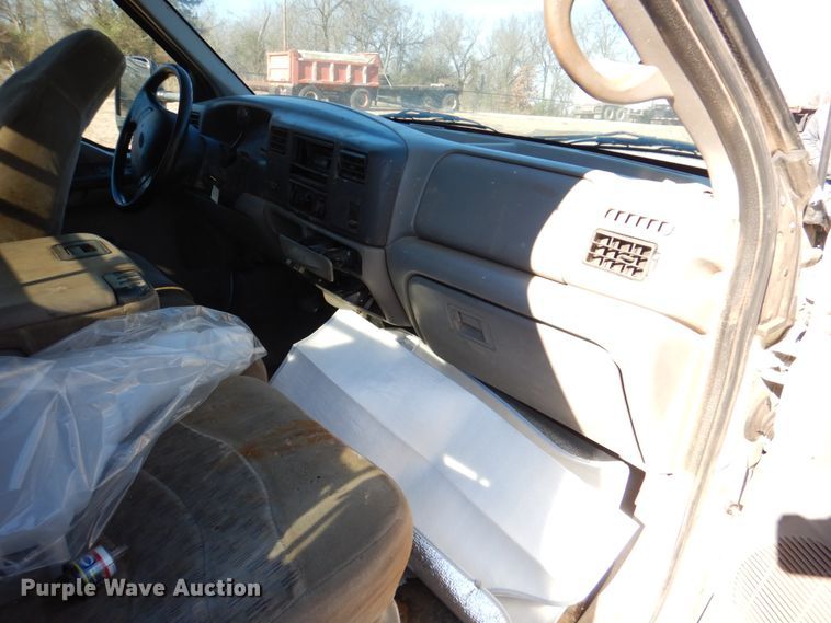 image for item DL6839 2000 Ford F550 Super Duty  flatbed truck