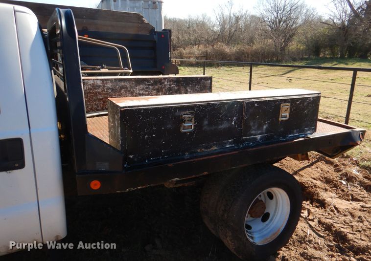 image for item DL6839 2000 Ford F550 Super Duty  flatbed truck