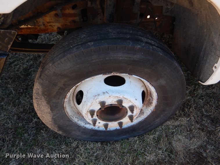 image for item DL6839 2000 Ford F550 Super Duty  flatbed truck