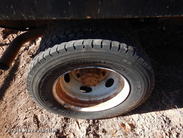 image for item DL6839 2000 Ford F550 Super Duty  flatbed truck