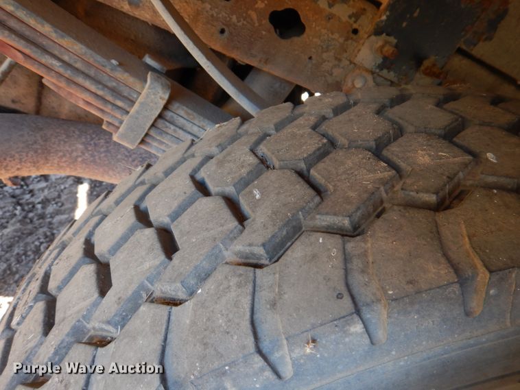 image for item DL6839 2000 Ford F550 Super Duty  flatbed truck