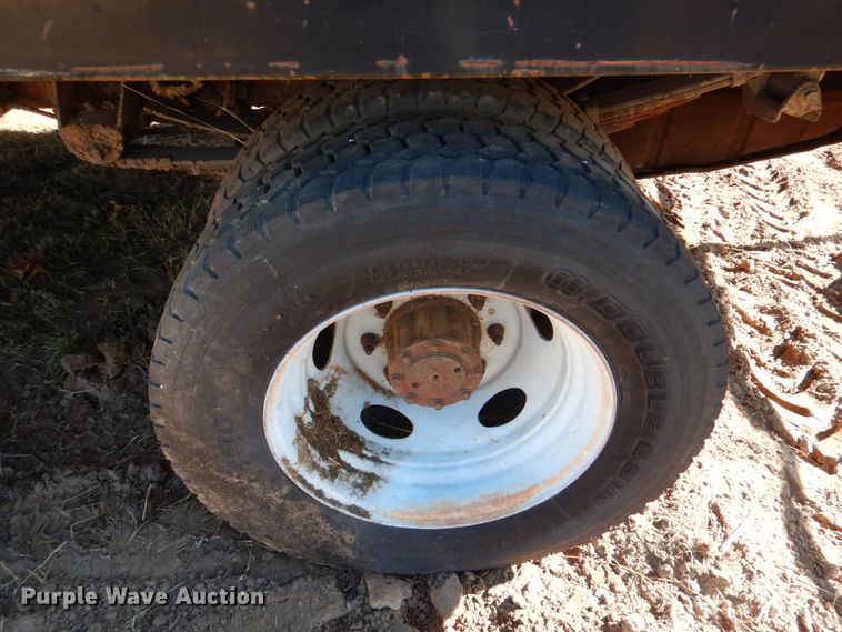 image for item DL6839 2000 Ford F550 Super Duty  flatbed truck