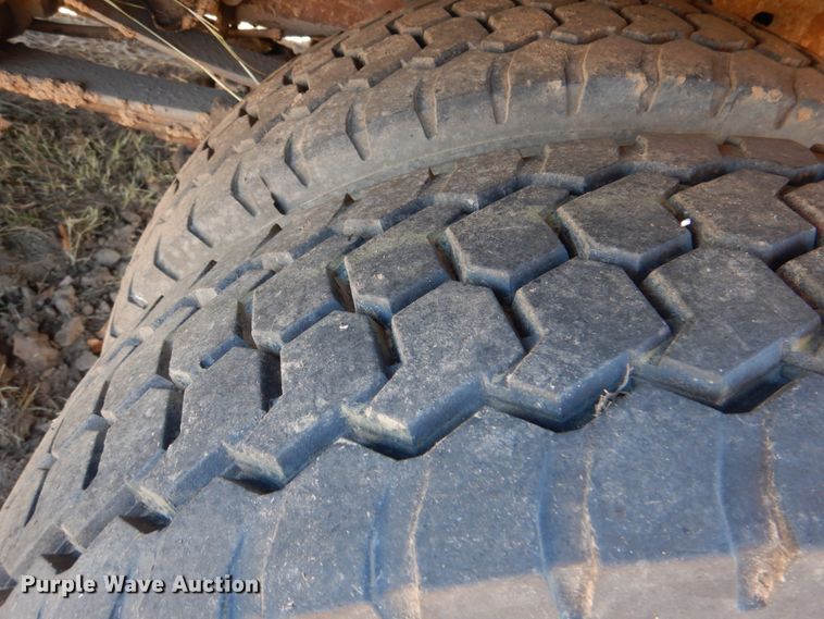 image for item DL6839 2000 Ford F550 Super Duty  flatbed truck