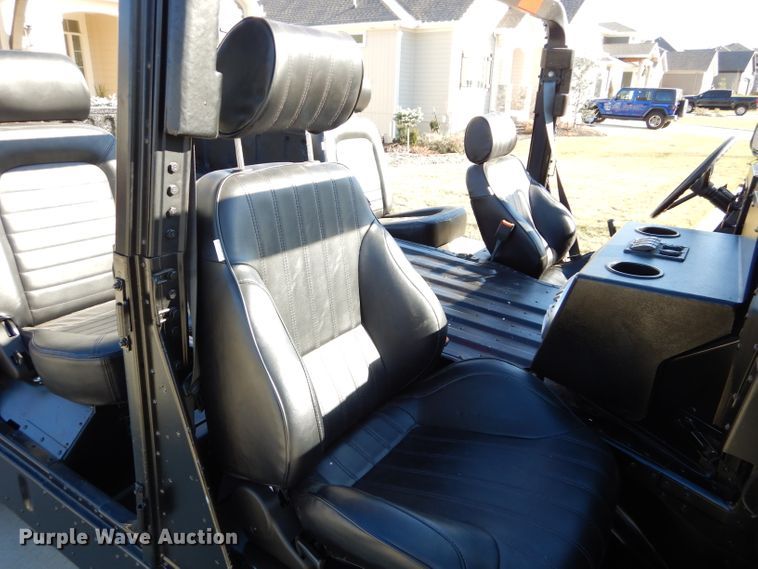 image for item DM0738 1994 Am General Humvee  SUV