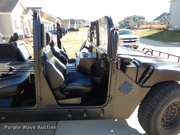 image for item DM0738 1994 Am General Humvee  SUV