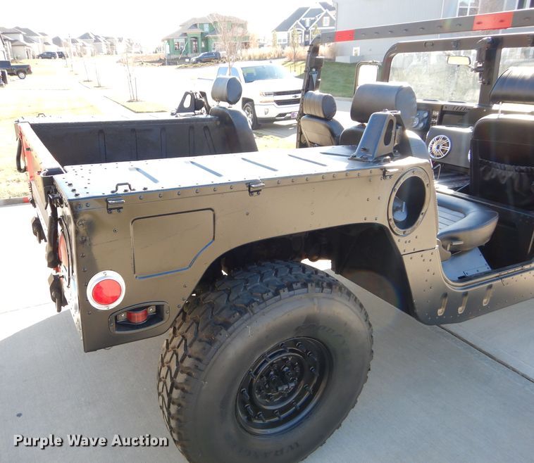 image for item DM0738 1994 Am General Humvee  SUV