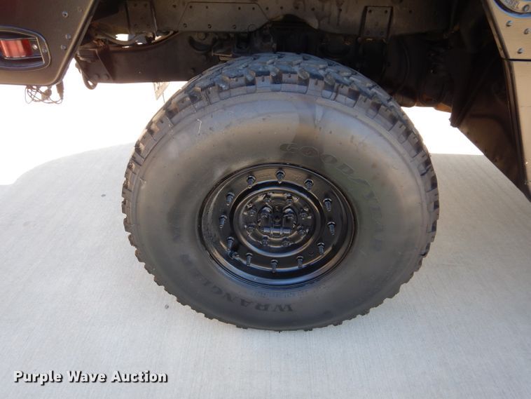 image for item DM0738 1994 Am General Humvee  SUV