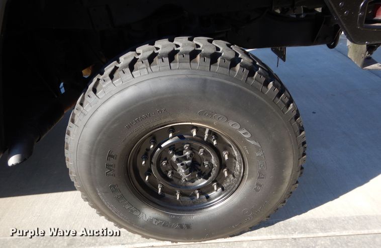 image for item DM0738 1994 Am General Humvee  SUV