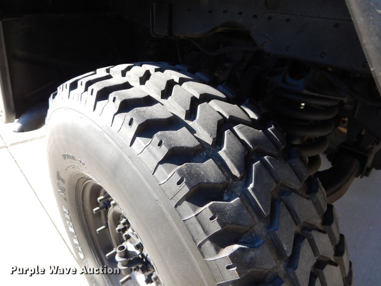 image for item DM0738 1994 Am General Humvee  SUV