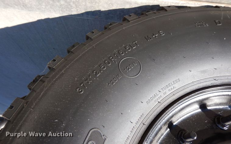 image for item DM0738 1994 Am General Humvee  SUV