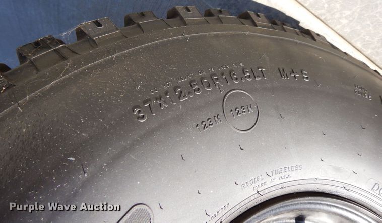 image for item DM0738 1994 Am General Humvee  SUV