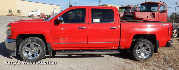 image for item DN2556 2018 Chevrolet Silverado 1500  Crew Cab pickup truck