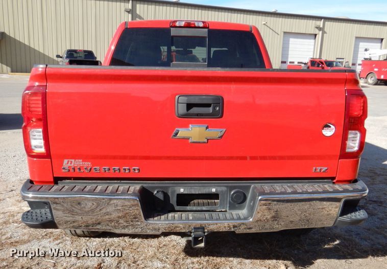 image for item DN2556 2018 Chevrolet Silverado 1500  Crew Cab pickup truck