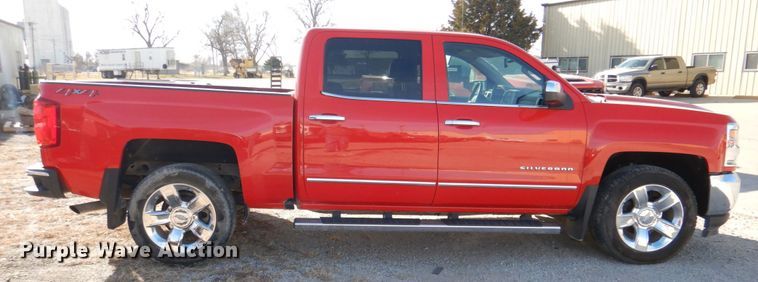 image for item DN2556 2018 Chevrolet Silverado 1500  Crew Cab pickup truck