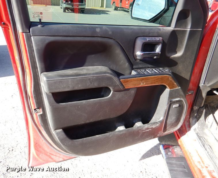 image for item DN2556 2018 Chevrolet Silverado 1500  Crew Cab pickup truck