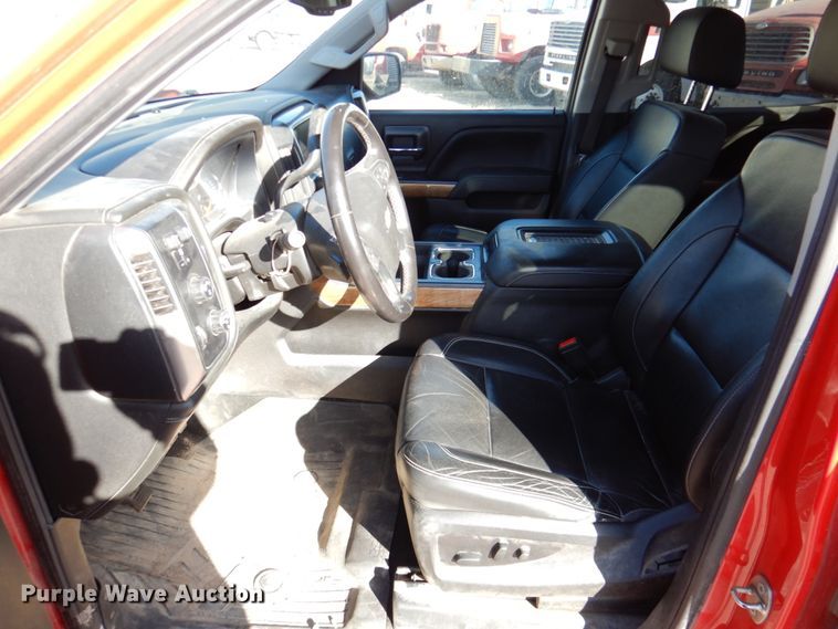 image for item DN2556 2018 Chevrolet Silverado 1500  Crew Cab pickup truck