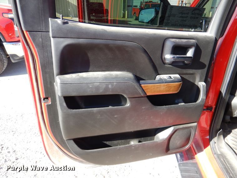 image for item DN2556 2018 Chevrolet Silverado 1500  Crew Cab pickup truck