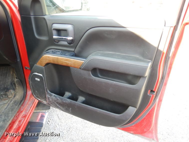 image for item DN2556 2018 Chevrolet Silverado 1500  Crew Cab pickup truck