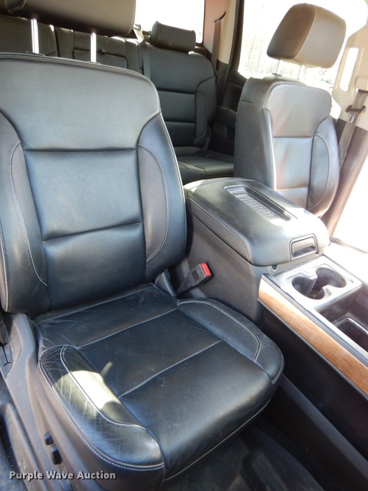 image for item DN2556 2018 Chevrolet Silverado 1500  Crew Cab pickup truck