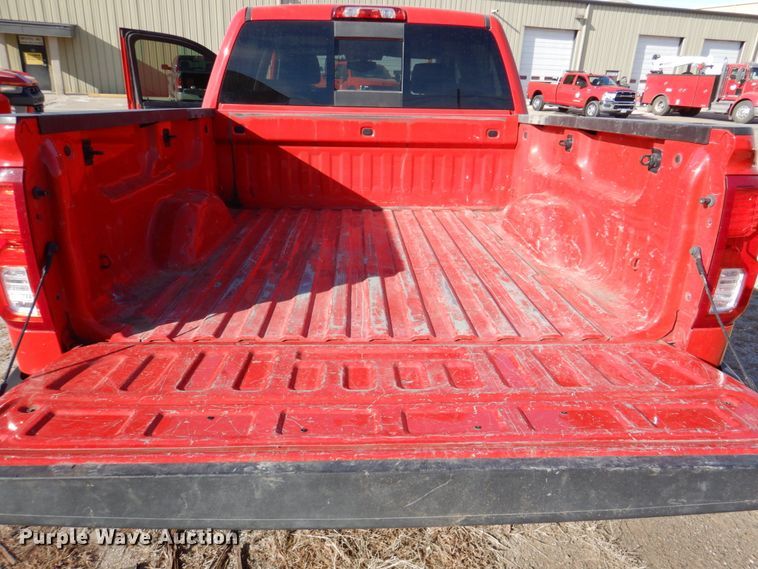 image for item DN2556 2018 Chevrolet Silverado 1500  Crew Cab pickup truck