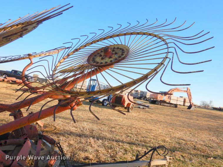 image for item DN2624 Tonutti  hay rake