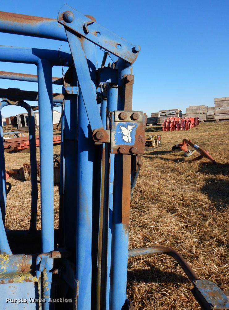 image for item DN2626 Priefert SC93  squeeze chute