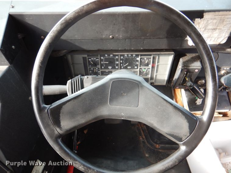 image for item DN2644 1996 International 3800  school bus