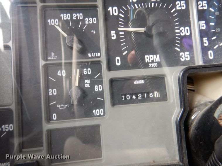 image for item DN2644 1996 International 3800  school bus