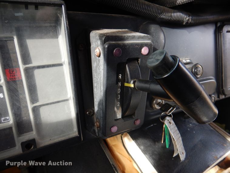 image for item DN2644 1996 International 3800  school bus