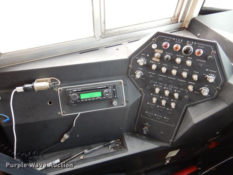 image for item DN2644 1996 International 3800  school bus