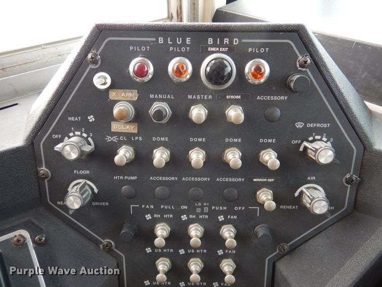 image for item DN2644 1996 International 3800  school bus