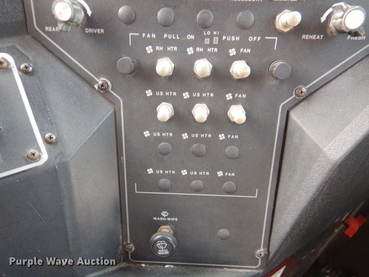 image for item DN2644 1996 International 3800  school bus