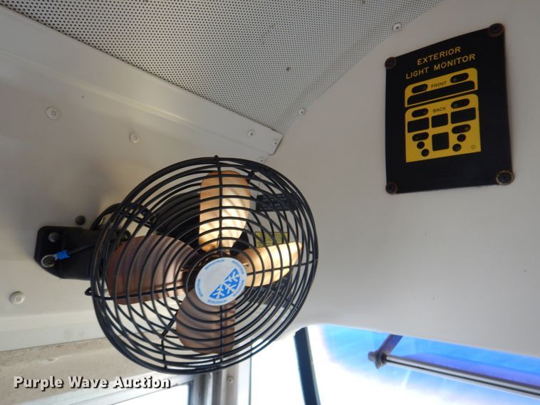 image for item DN2644 1996 International 3800  school bus