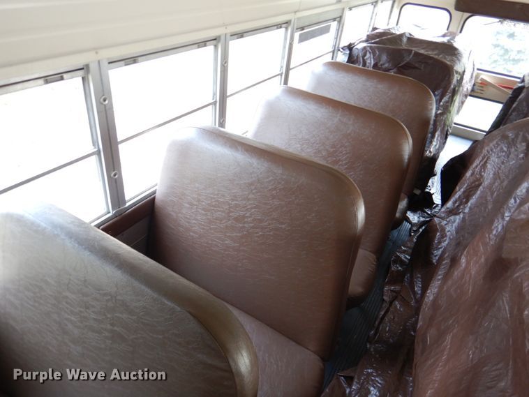 image for item DN2644 1996 International 3800  school bus