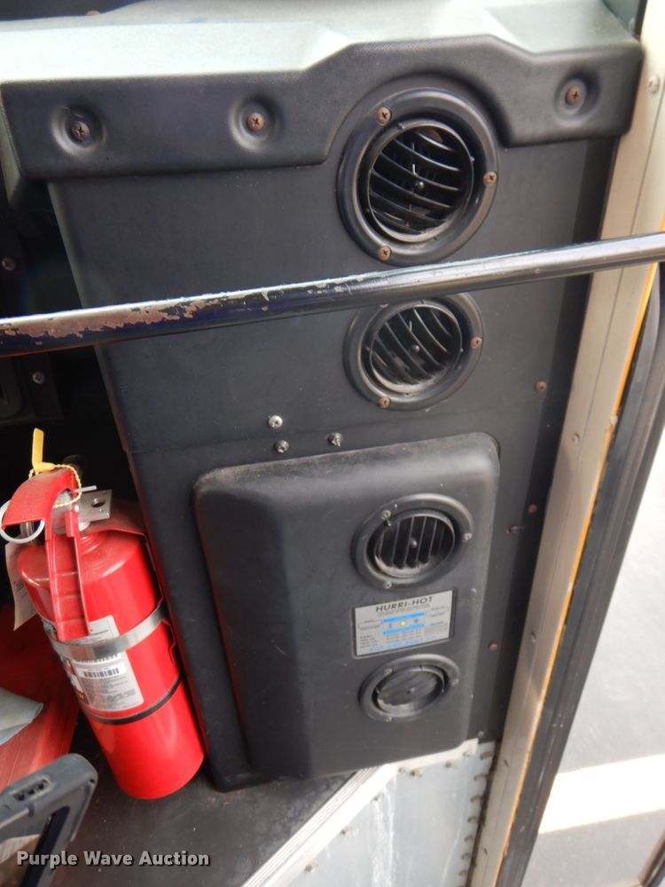 image for item DN2644 1996 International 3800  school bus