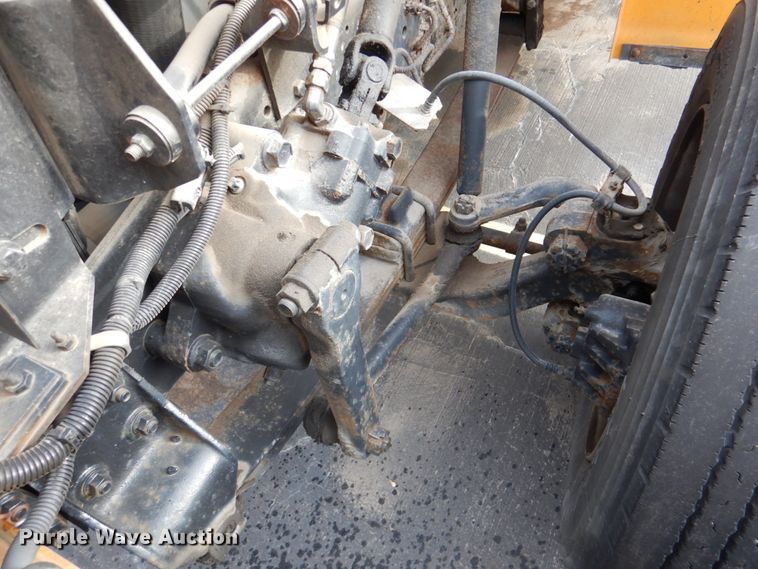 image for item DN2644 1996 International 3800  school bus