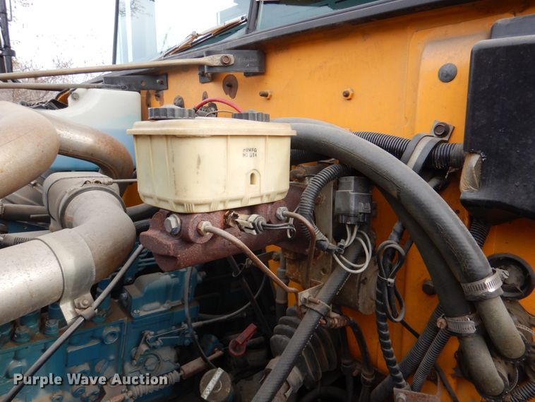 image for item DN2644 1996 International 3800  school bus