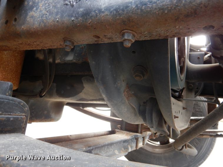 image for item DN2644 1996 International 3800  school bus