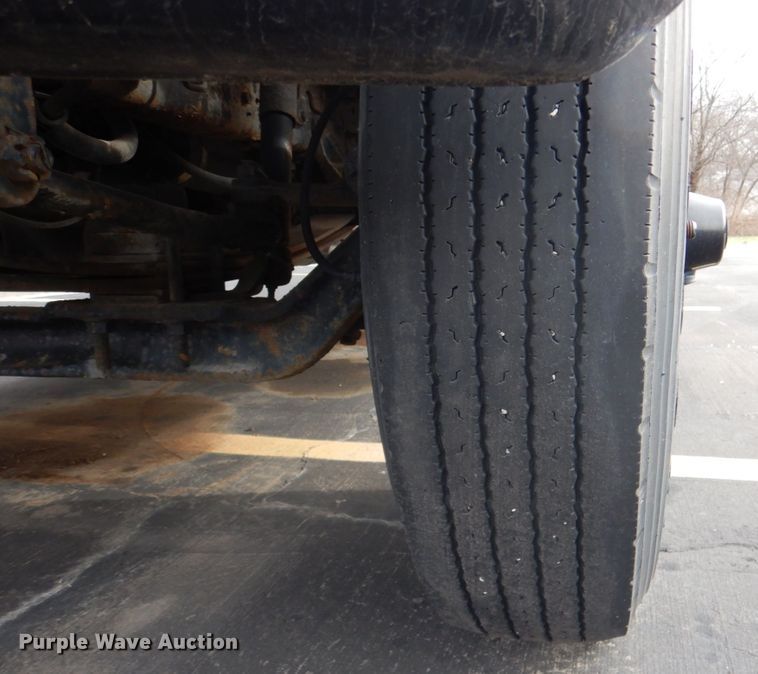 image for item DN2644 1996 International 3800  school bus